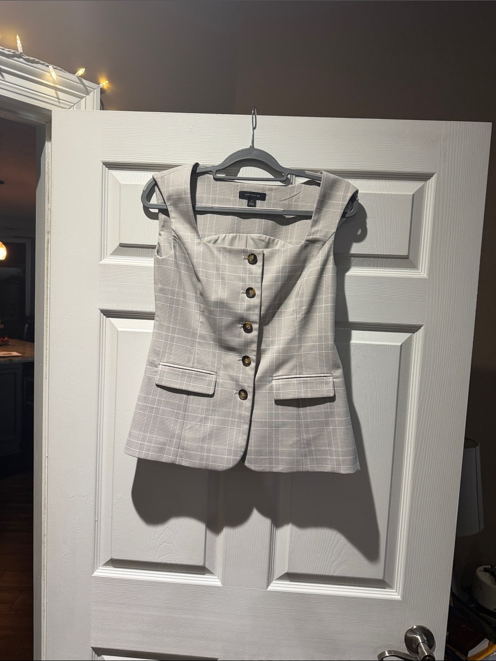 Ann Taylor Light Gray Plaid Sleeveless Button Vest
